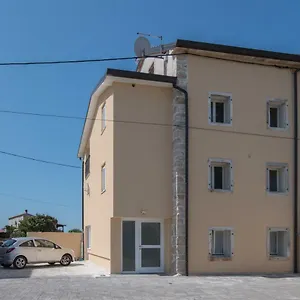 lana-house-with-apartments.in-istria.net/
